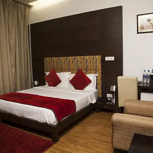 Hotel La, New Delhi